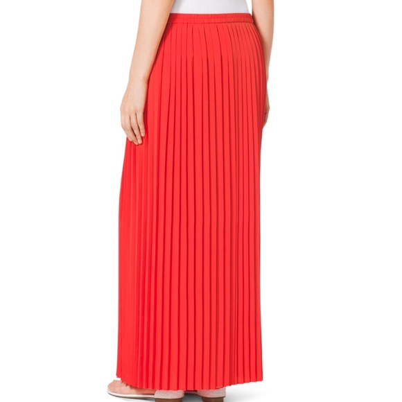 MICHAEL KORS RED PLEATED SKIRT SMALL - Picture 2 of 2